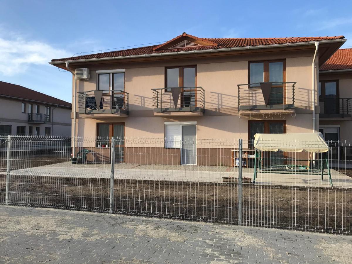 Relax Apartman Veresegyház Zewnętrze zdjęcie