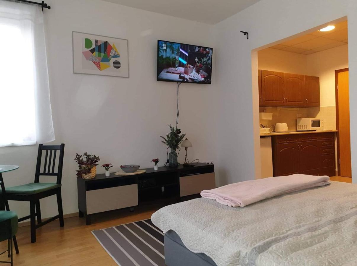 Relax Apartman Veresegyház Zewnętrze zdjęcie
